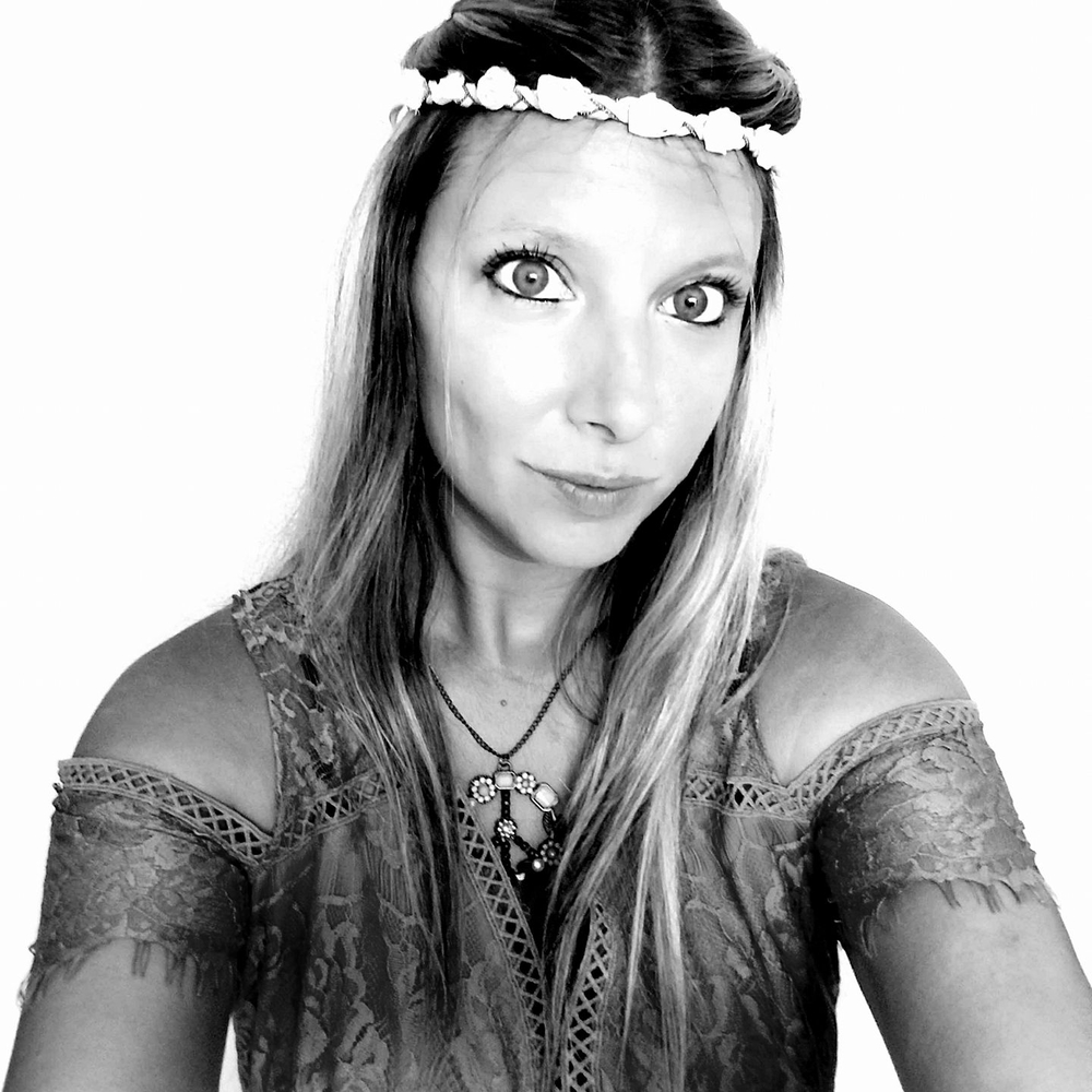 Meet your Posher, Crystal